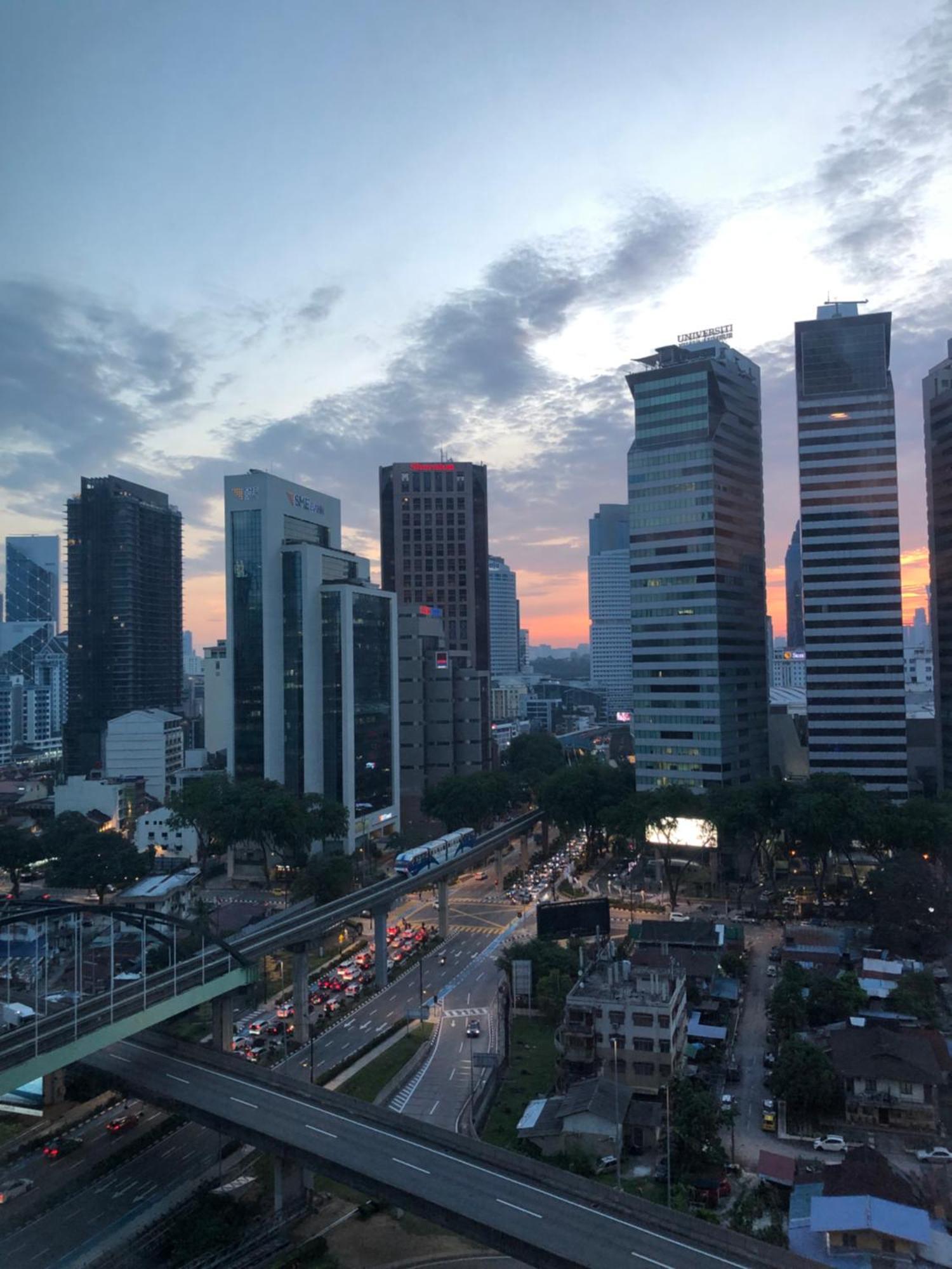 Platinum Klcc Pool View Apartment Kuala Lumpur Bagian luar foto