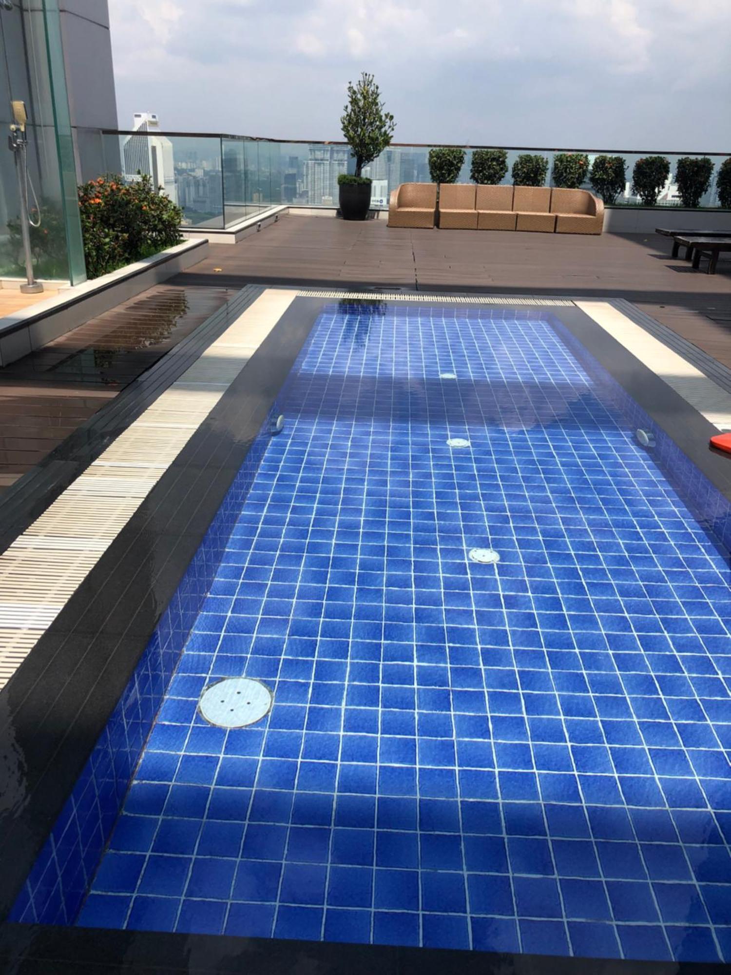 Platinum Klcc Pool View Apartment Kuala Lumpur Bagian luar foto