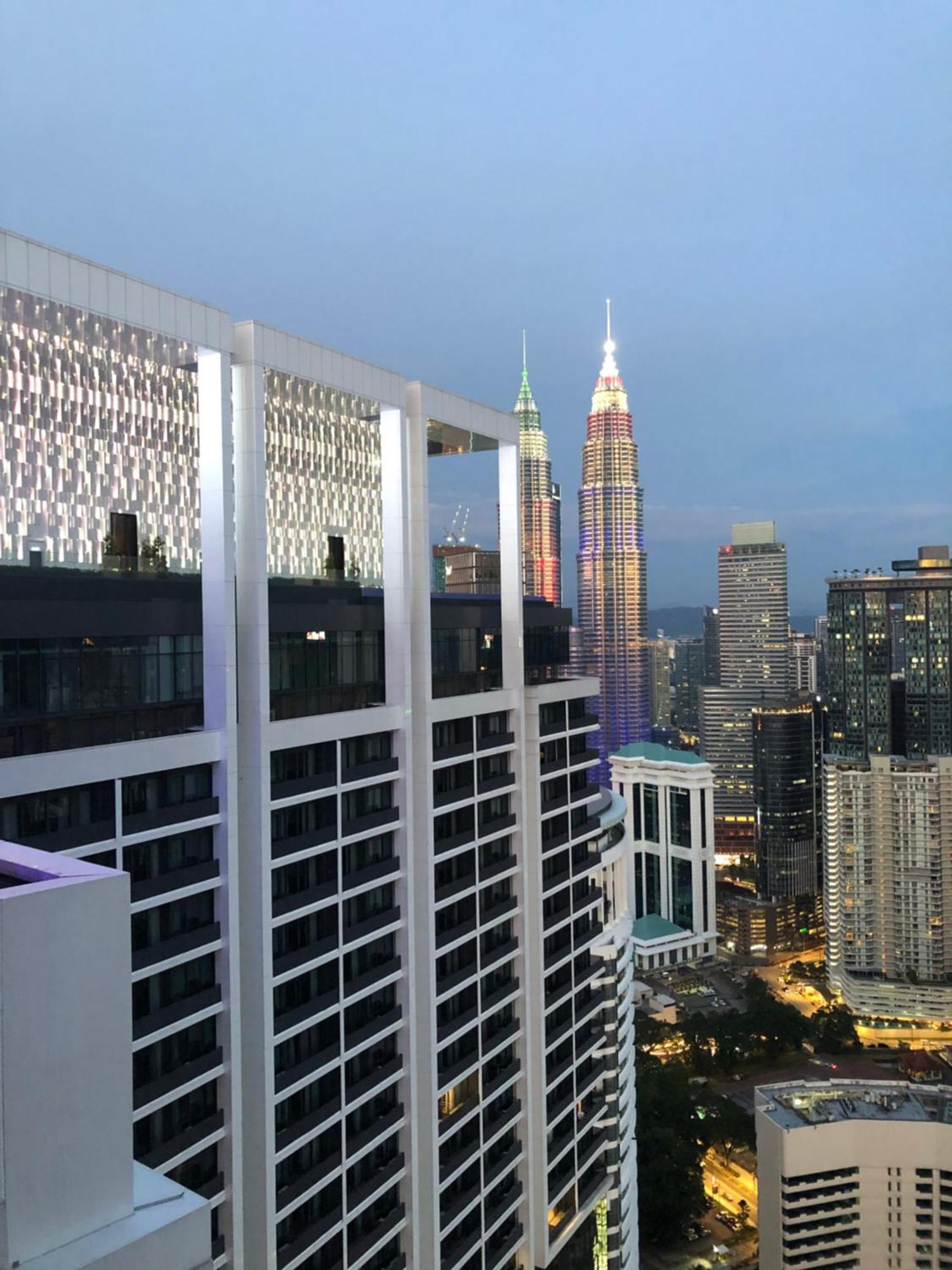 Platinum Klcc Pool View Apartment Kuala Lumpur Bagian luar foto