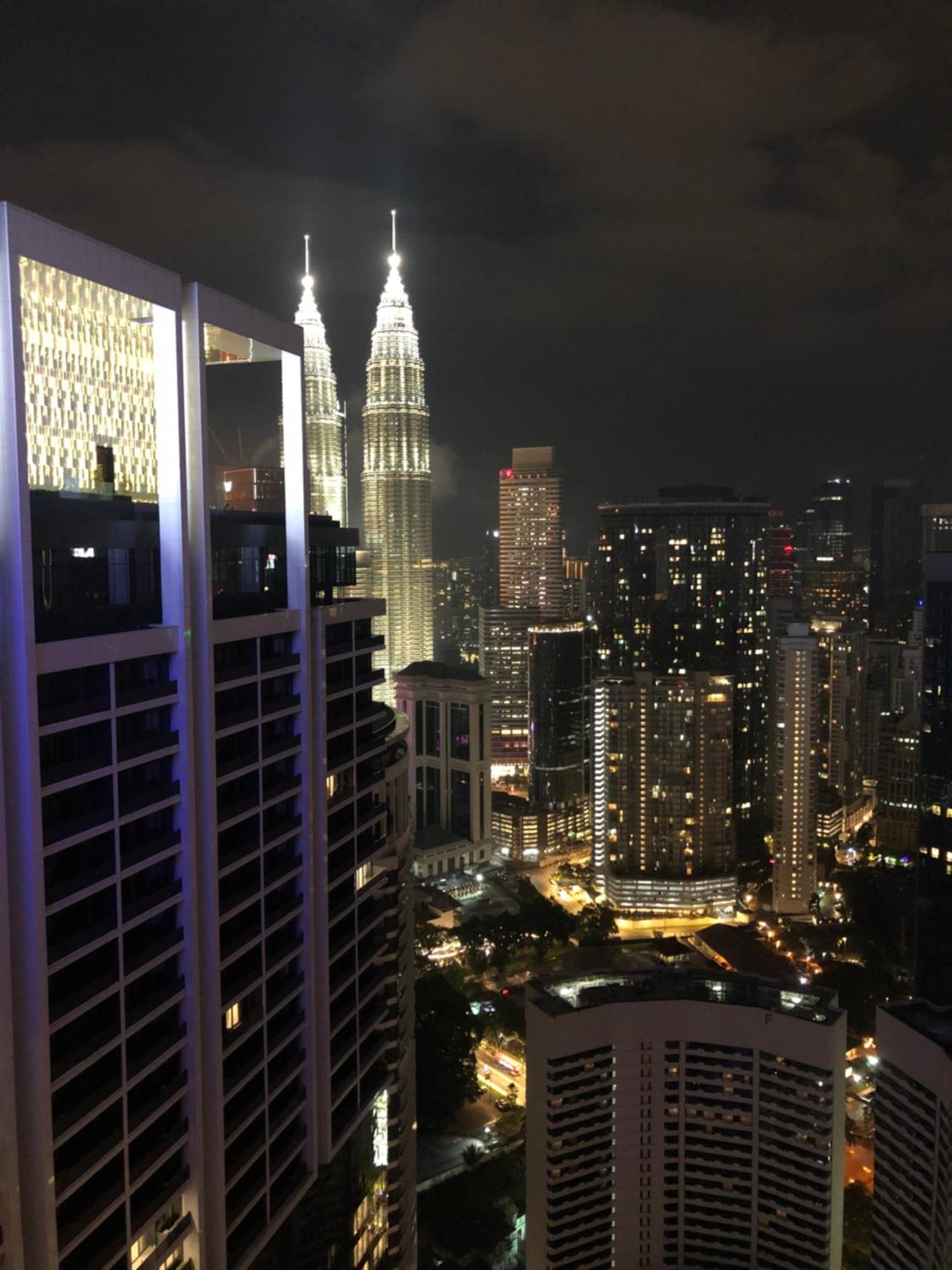 Platinum Klcc Pool View Apartment Kuala Lumpur Bagian luar foto