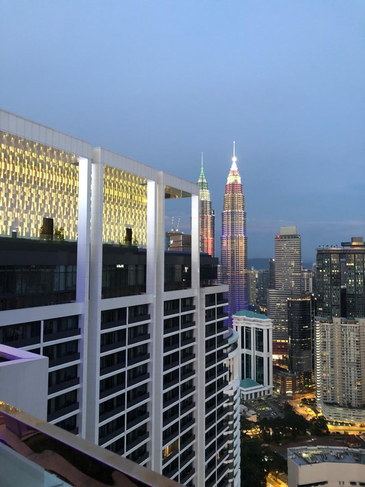 Platinum Klcc Pool View Apartment Kuala Lumpur Bagian luar foto