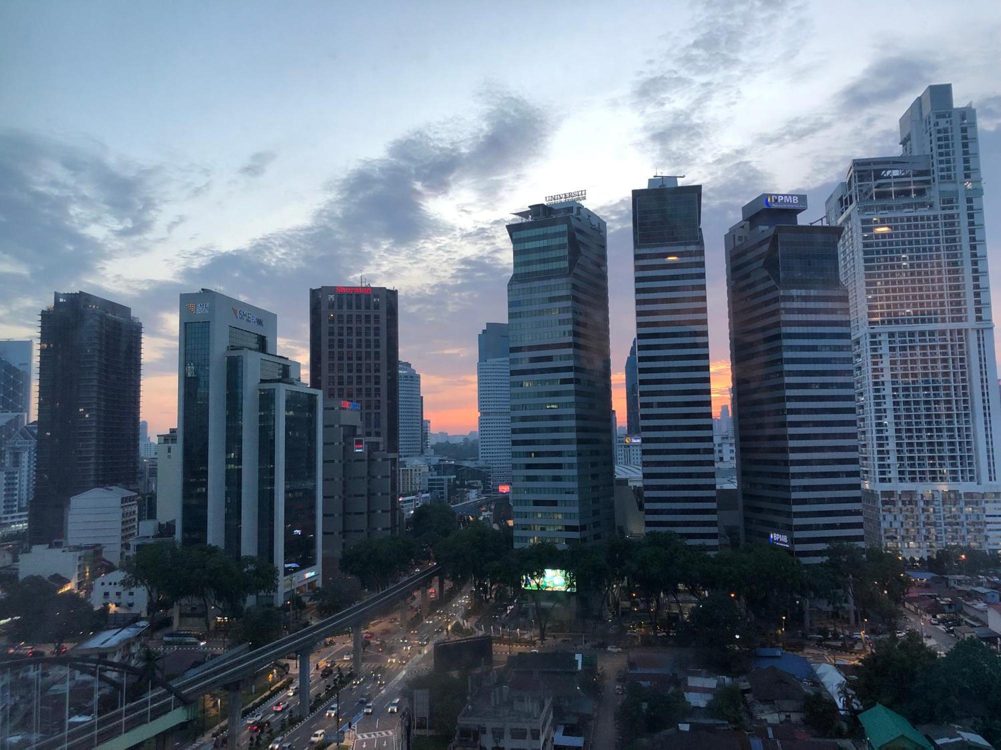 Platinum Klcc Pool View Apartment Kuala Lumpur Bagian luar foto